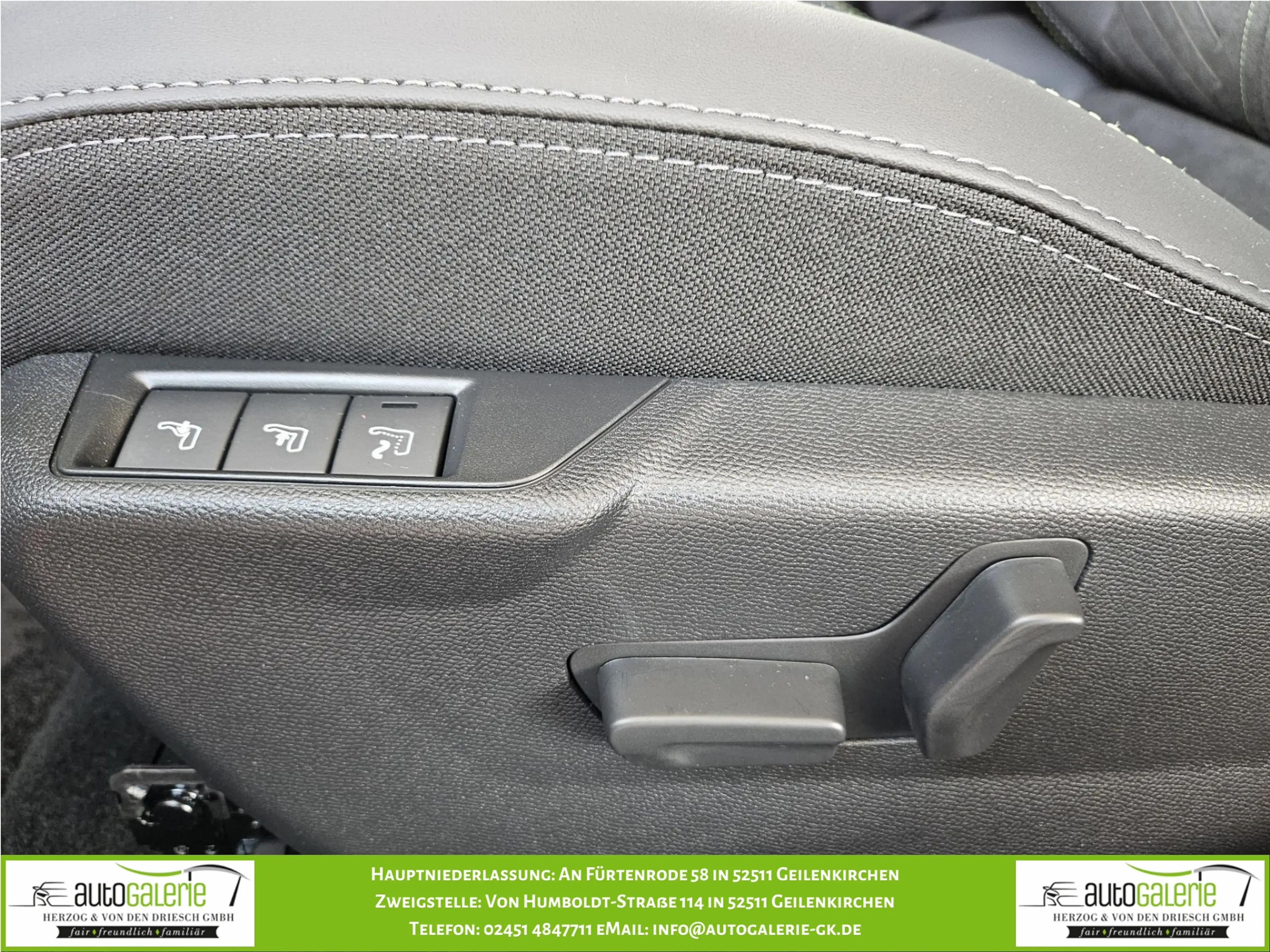 Peugeot e-2008 2008 Elektro 156 GT Exclusive — photo 14
