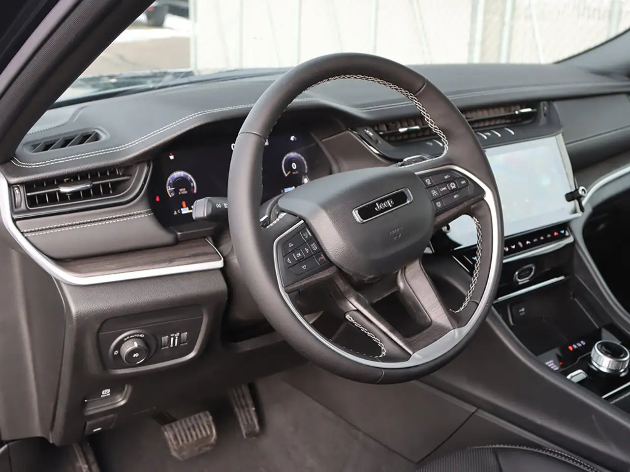 Jeep Grand Cherokee снимка Jeep Grand Cherokee