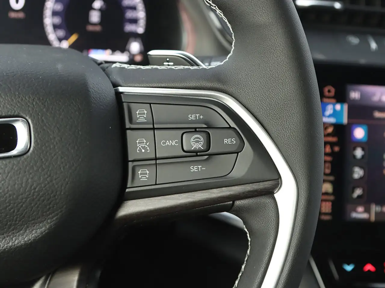 Jeep Grand Cherokee снимка Jeep Grand Cherokee