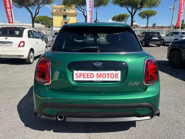 Mini Hatch view 6