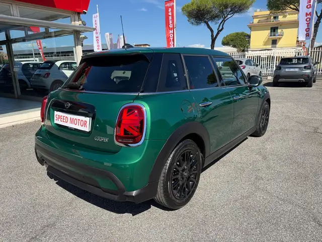 Mini Hatch view 5