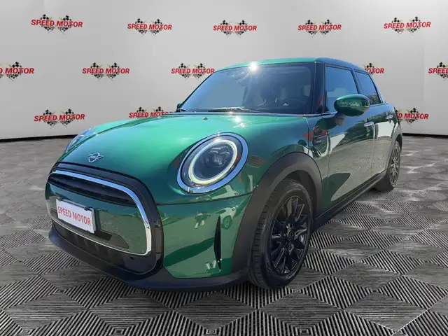 Mini Hatch view 4