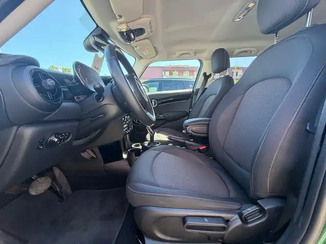 Mini Hatch view 13