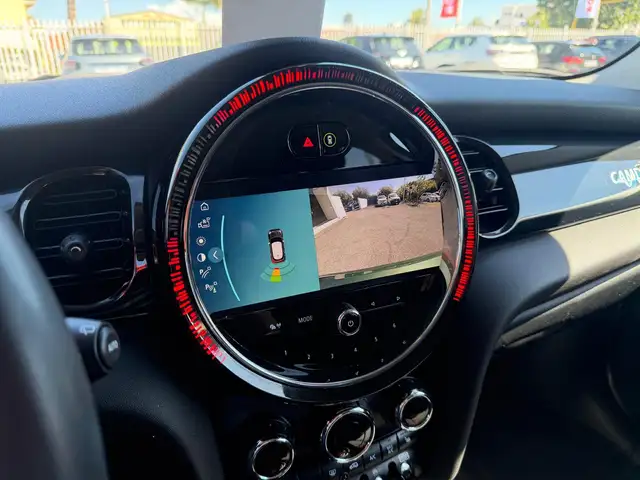 Mini Hatch view 10