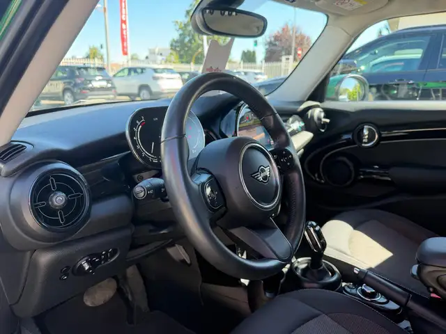 Mini Hatch view 12