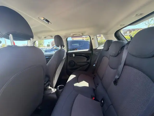 Mini Hatch view 15
