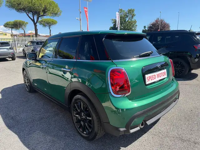 Mini Hatch view 7