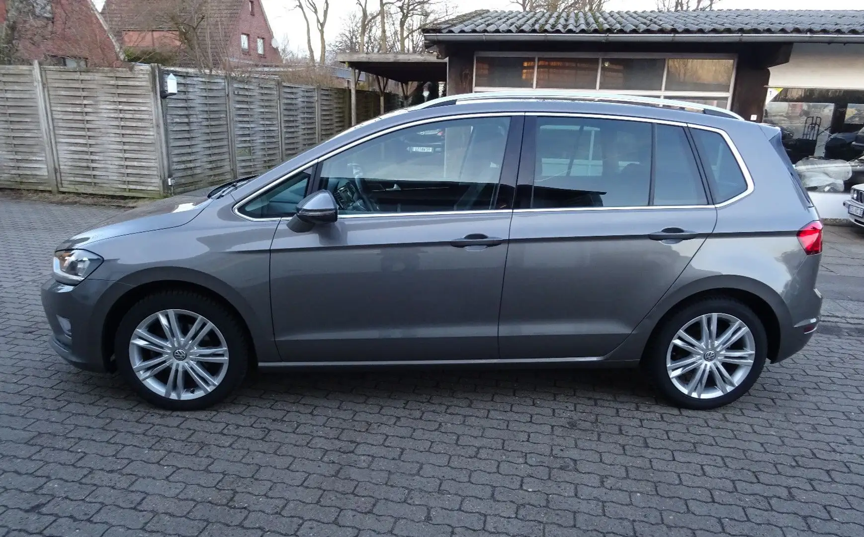 Volkswagen Golf Sportsvan Highline TDI * DSG  XENON  AHK * Grau - 2