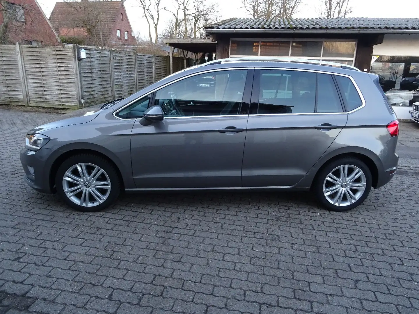 Volkswagen Golf Sportsvan Highline TDI * DSG  XENON  AHK * Grau - 2