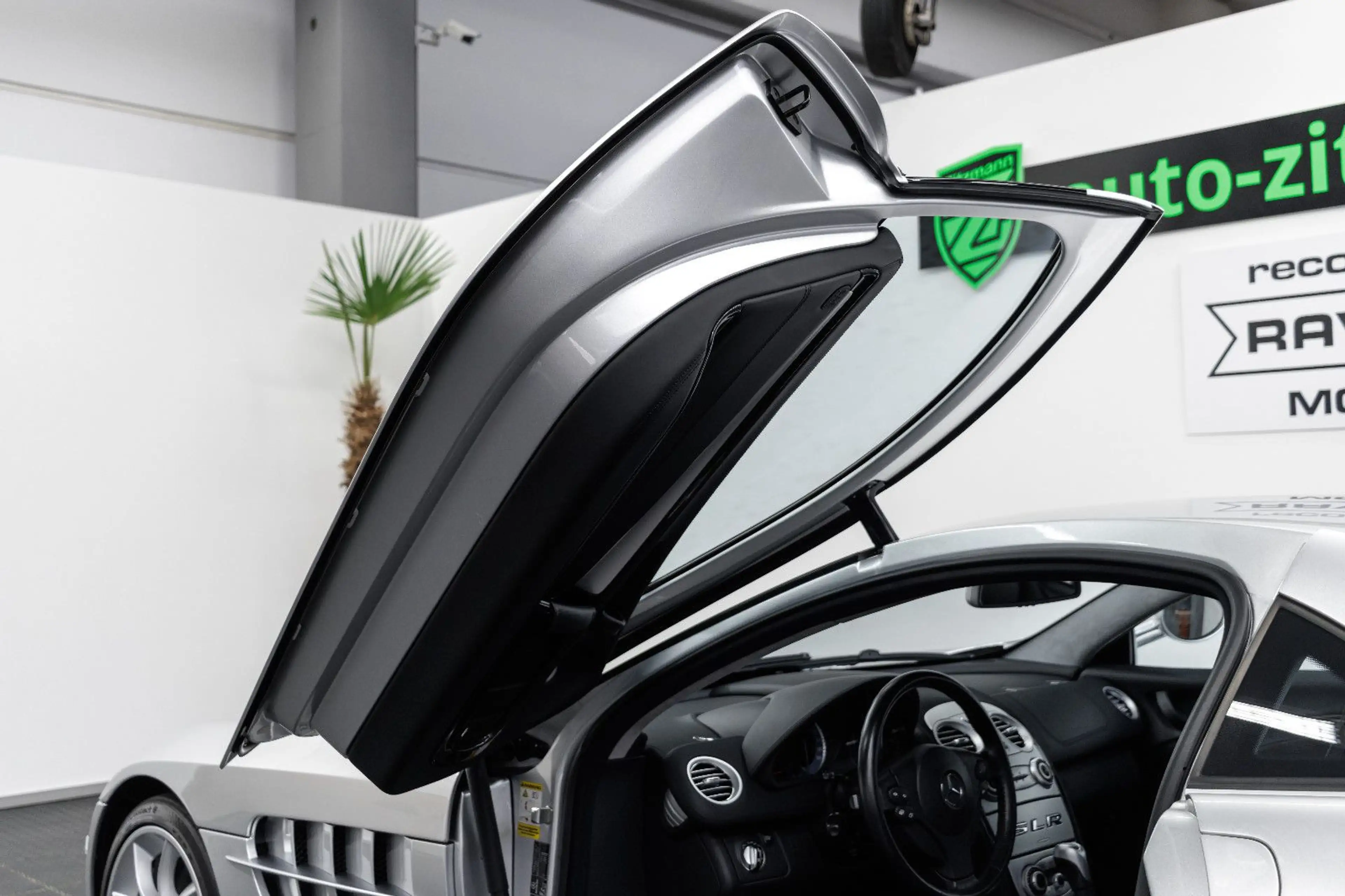 Mercedes-Benz SLR McLaren/DEUTSCH/HISTORIE/BOSE/NAVI/TURBINE — photo 13