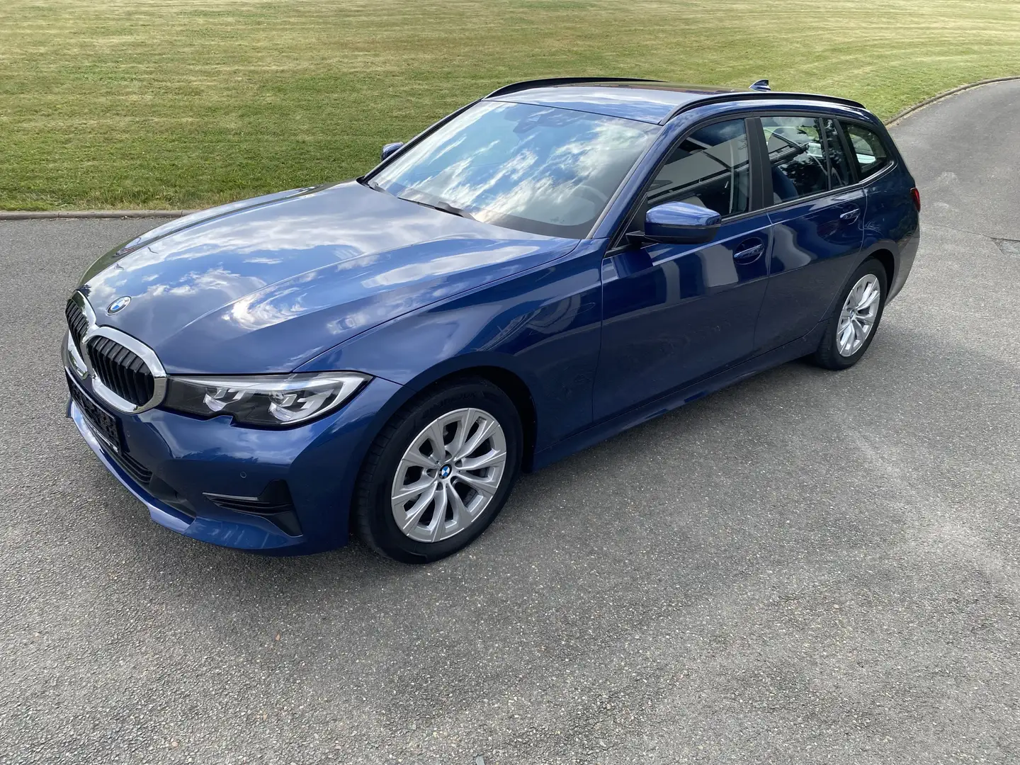 BMW 318 d AHK Sitzhzg. LED NAVI Advantage DAB WLAN Bleu - 2