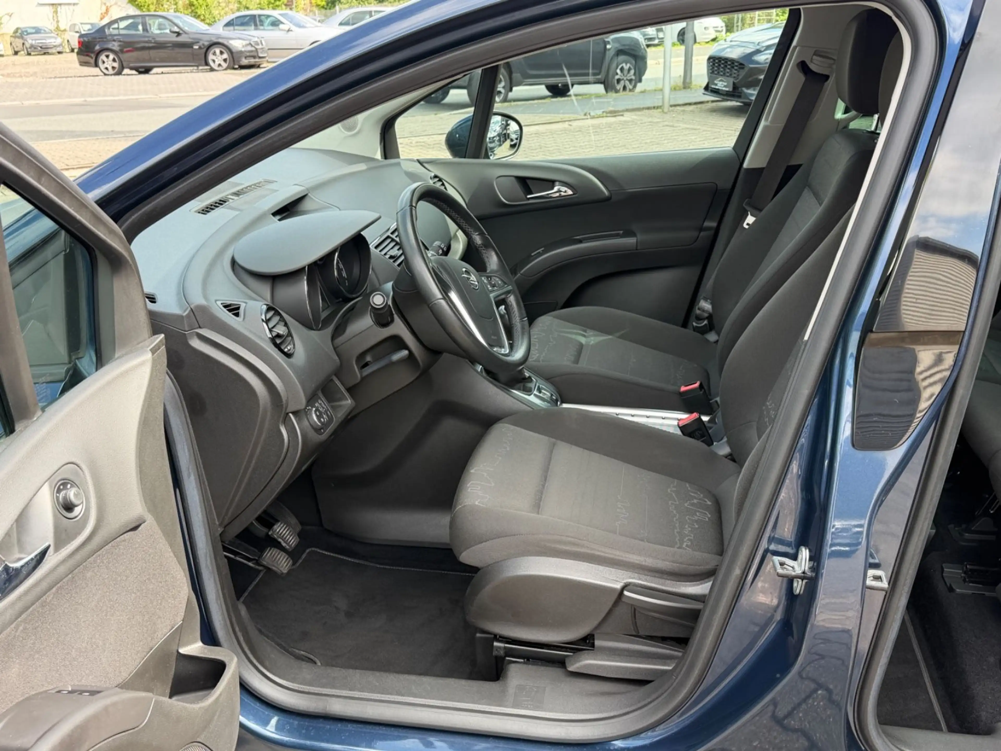 Opel Meriva B Design Edition 1.Hand Scheckheft — photo 11