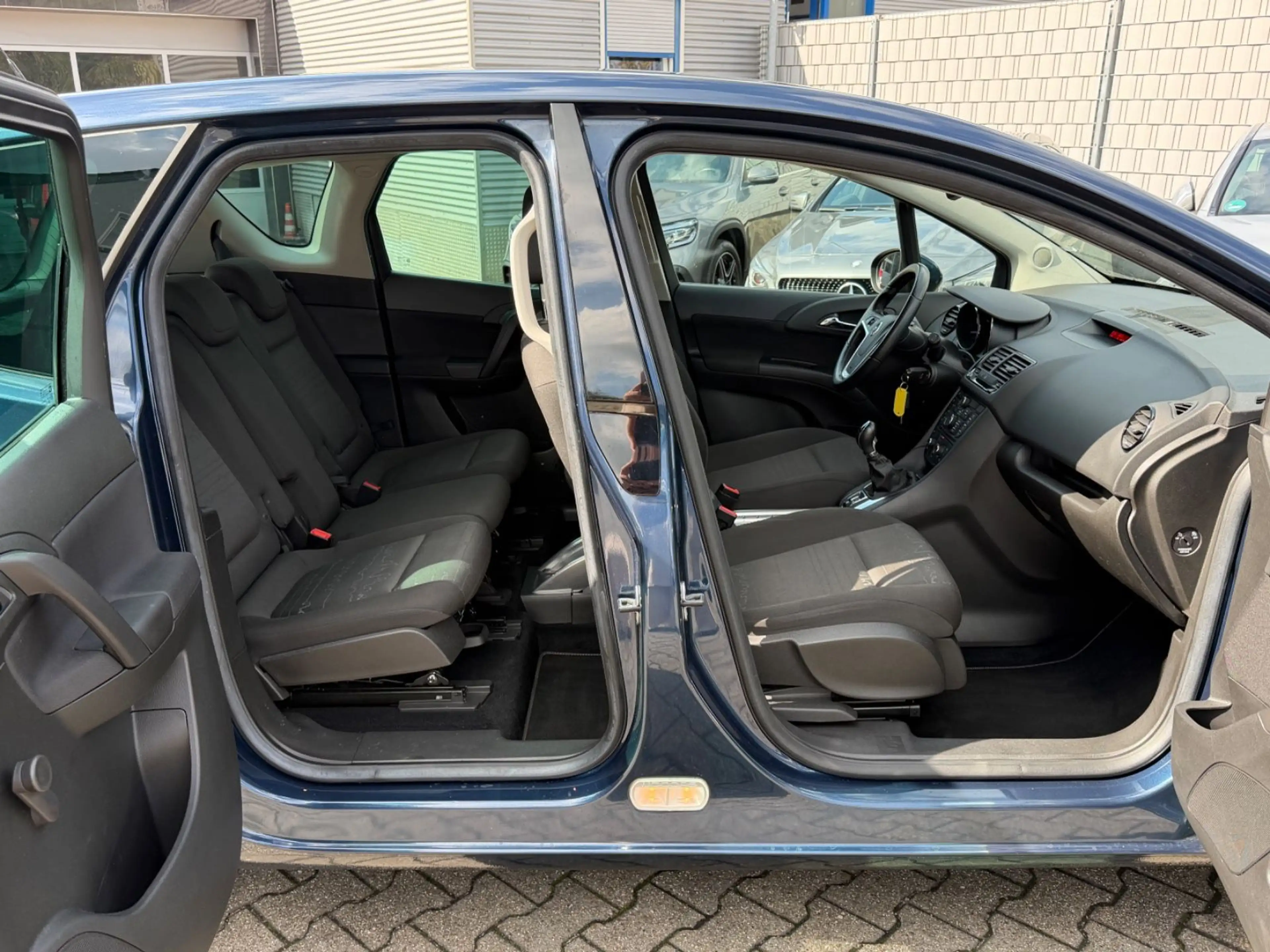 Opel Meriva B Design Edition 1.Hand Scheckheft — photo 8