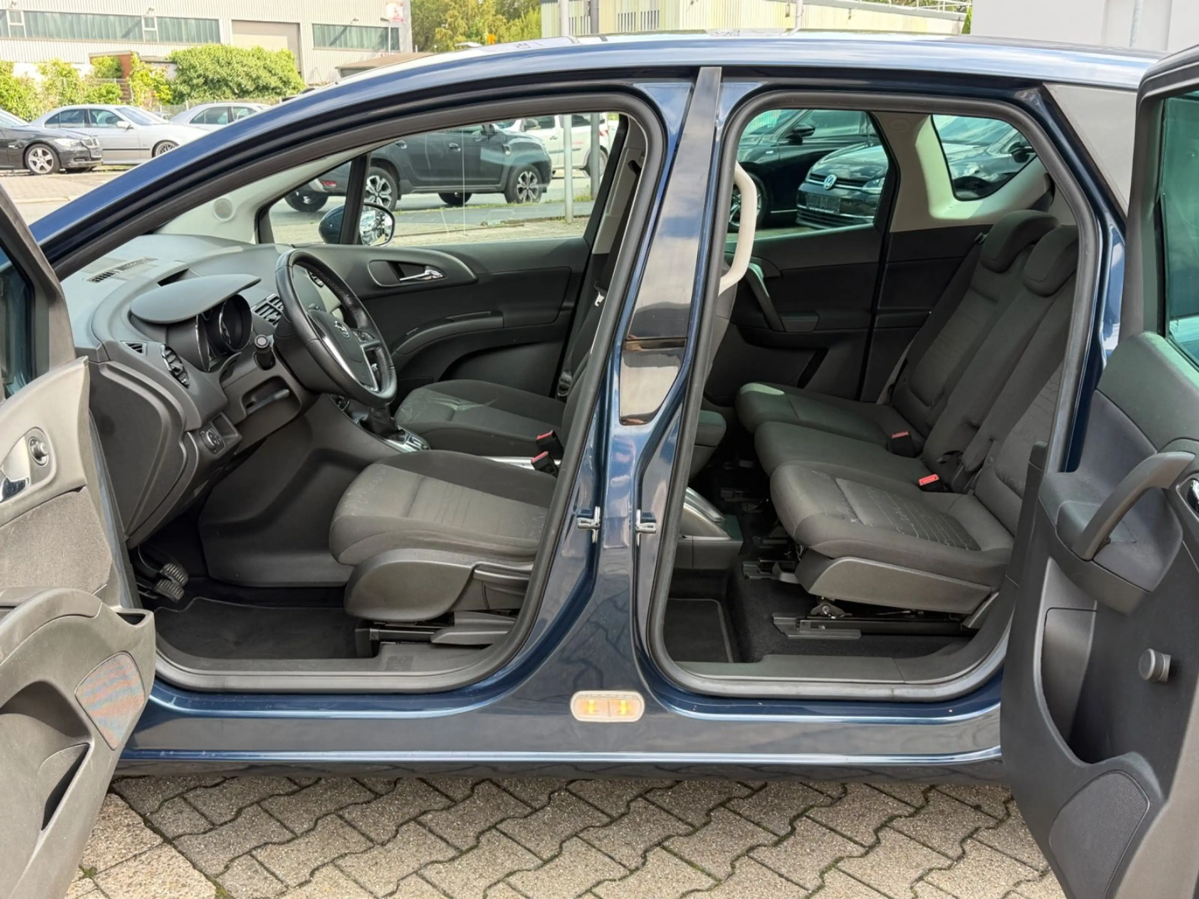 Opel Meriva B Design Edition 1.Hand Scheckheft — photo 9