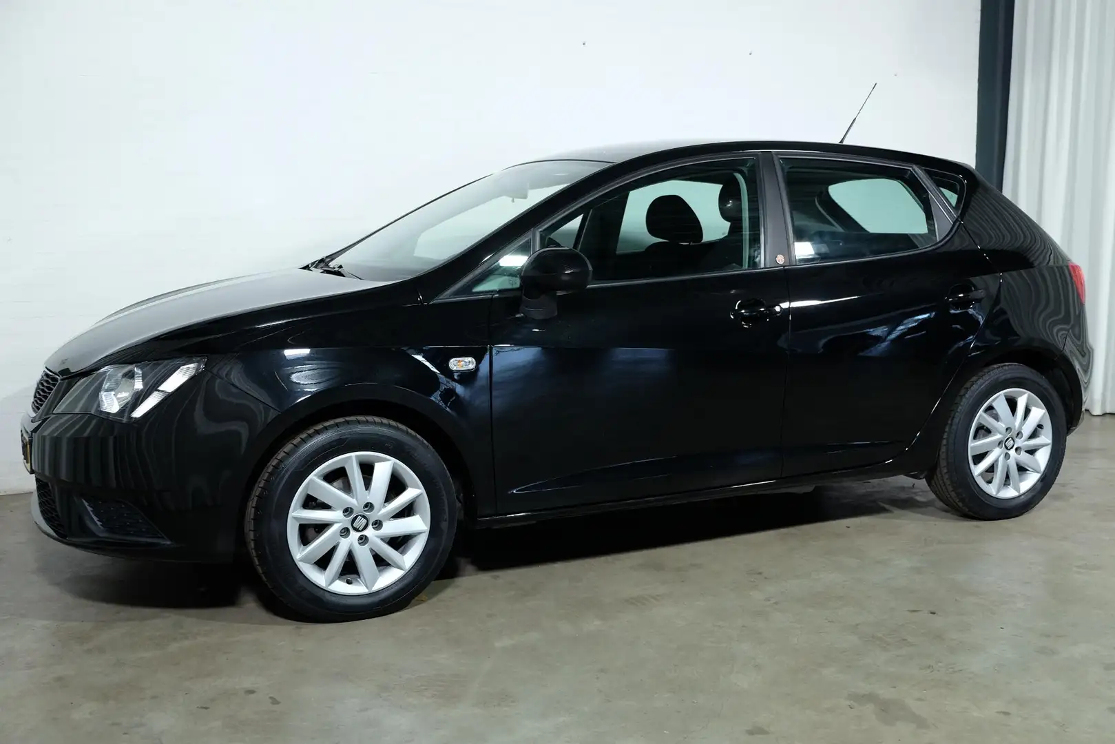 SEAT Ibiza 1.0 MPI Reference Schwarz - 2