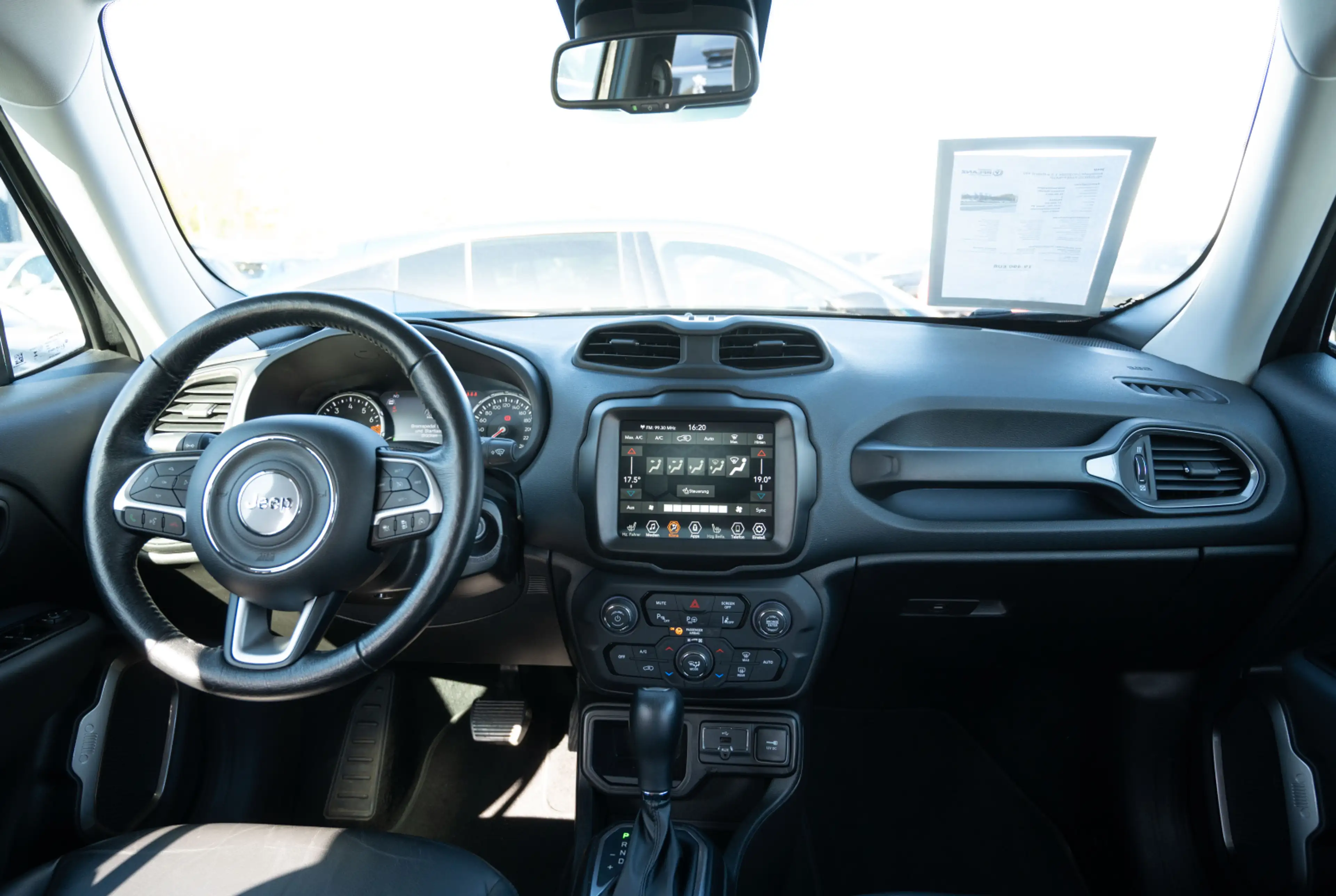 Jeep Renegade Longitude 1.5 e-Hybrid 48V *PANO*KLIMA*DAB* — photo 3