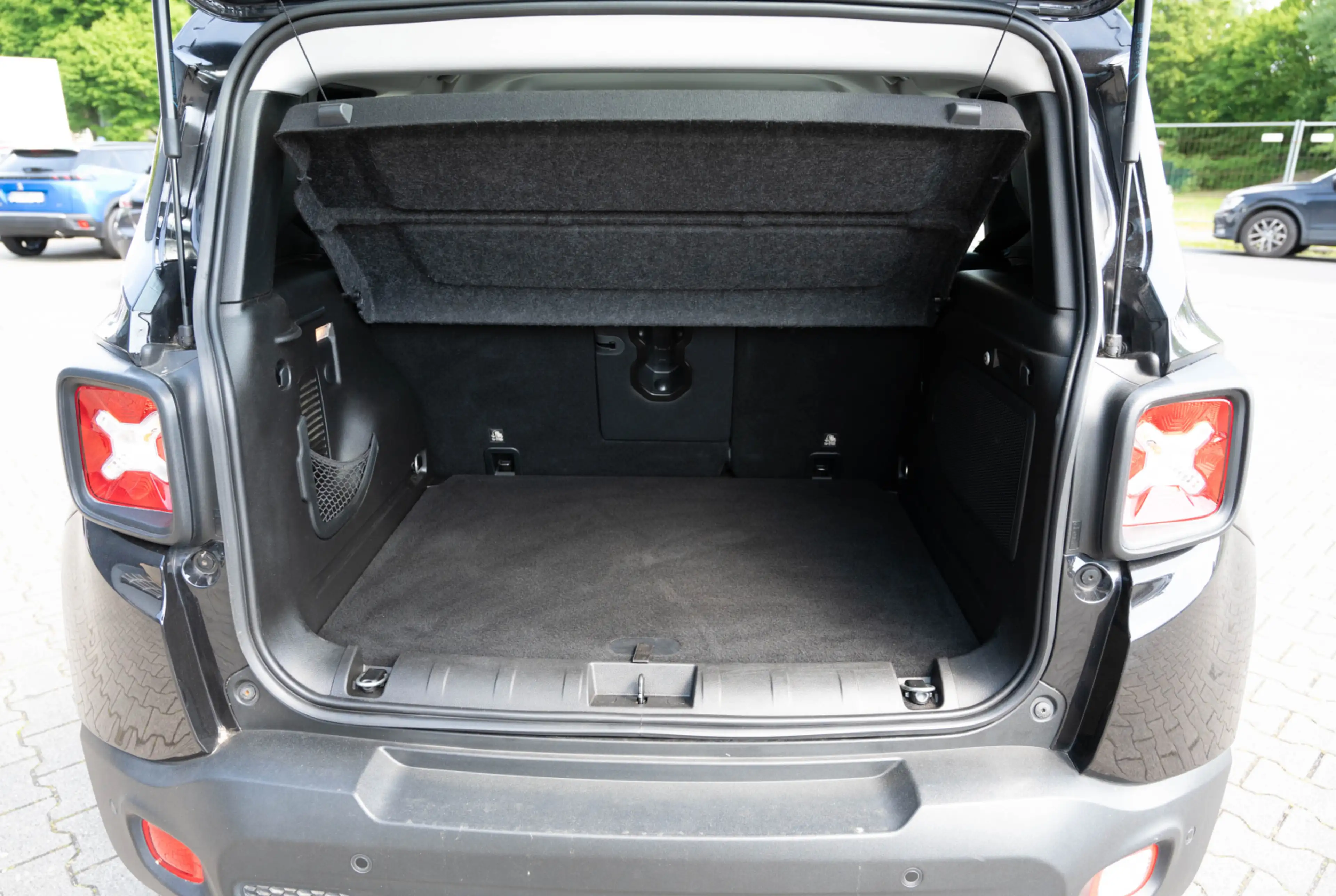 Jeep Renegade Longitude 1.5 e-Hybrid 48V *PANO*KLIMA*DAB* — photo 13