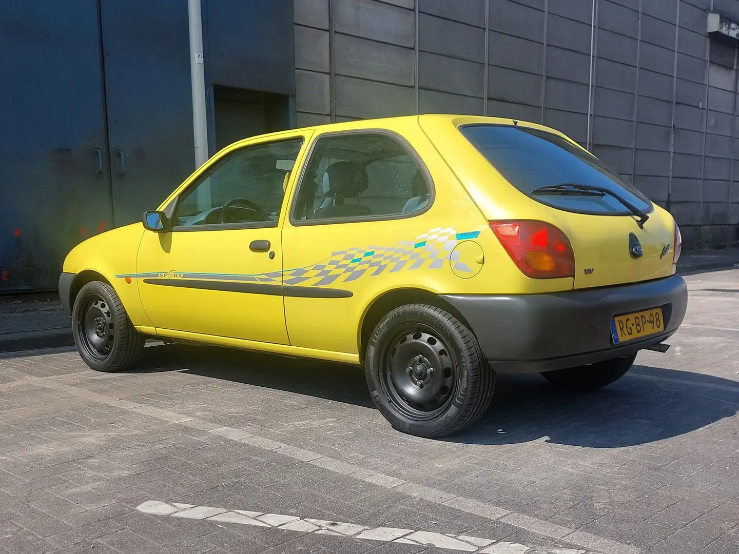 Ford Fiesta Fiesta 1.3-16V Studio Jaune - 2