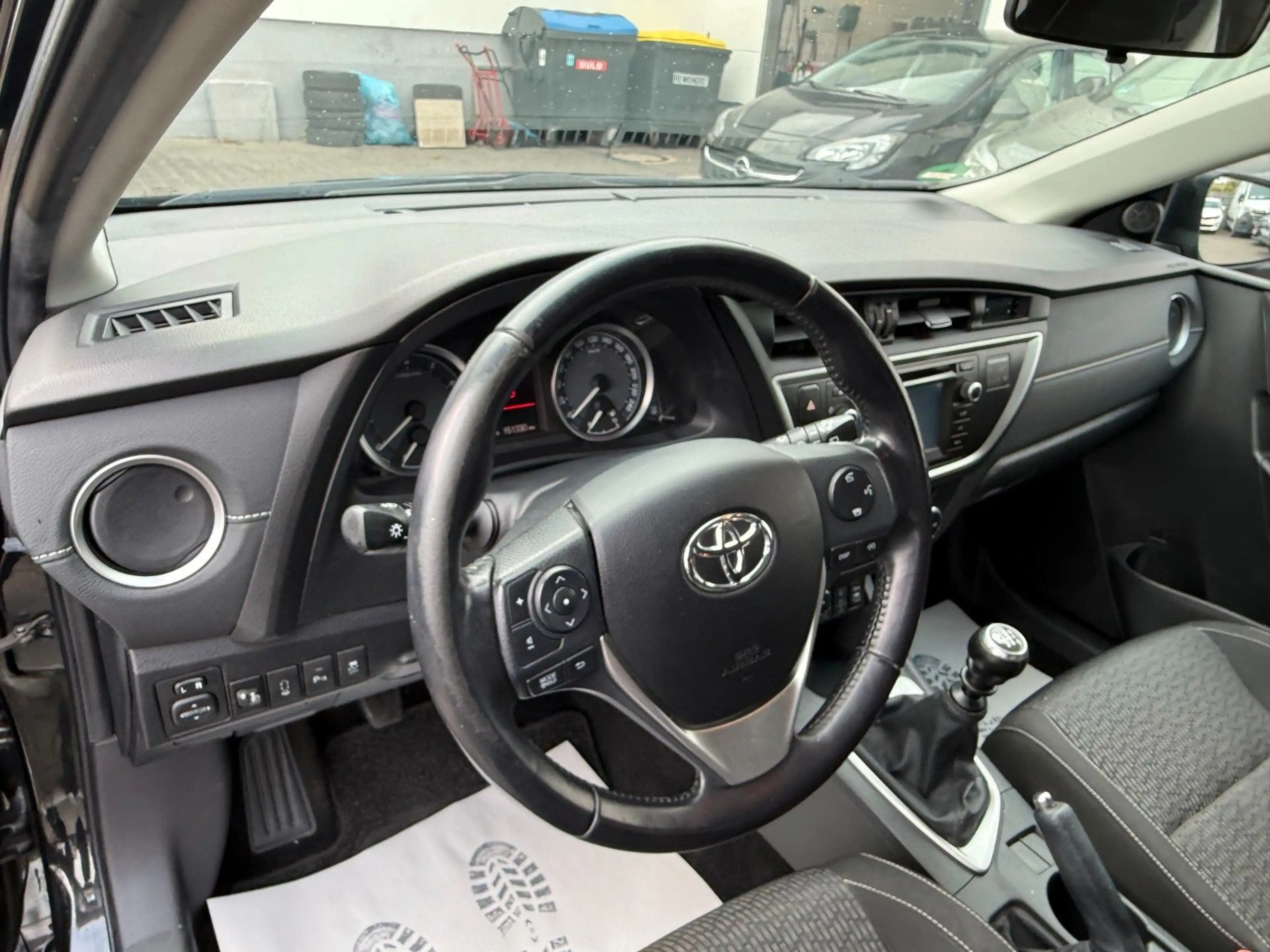 Toyota Auris Executive KAMERA/KLIMA/NAVI/PDC/SHZ — photo 12