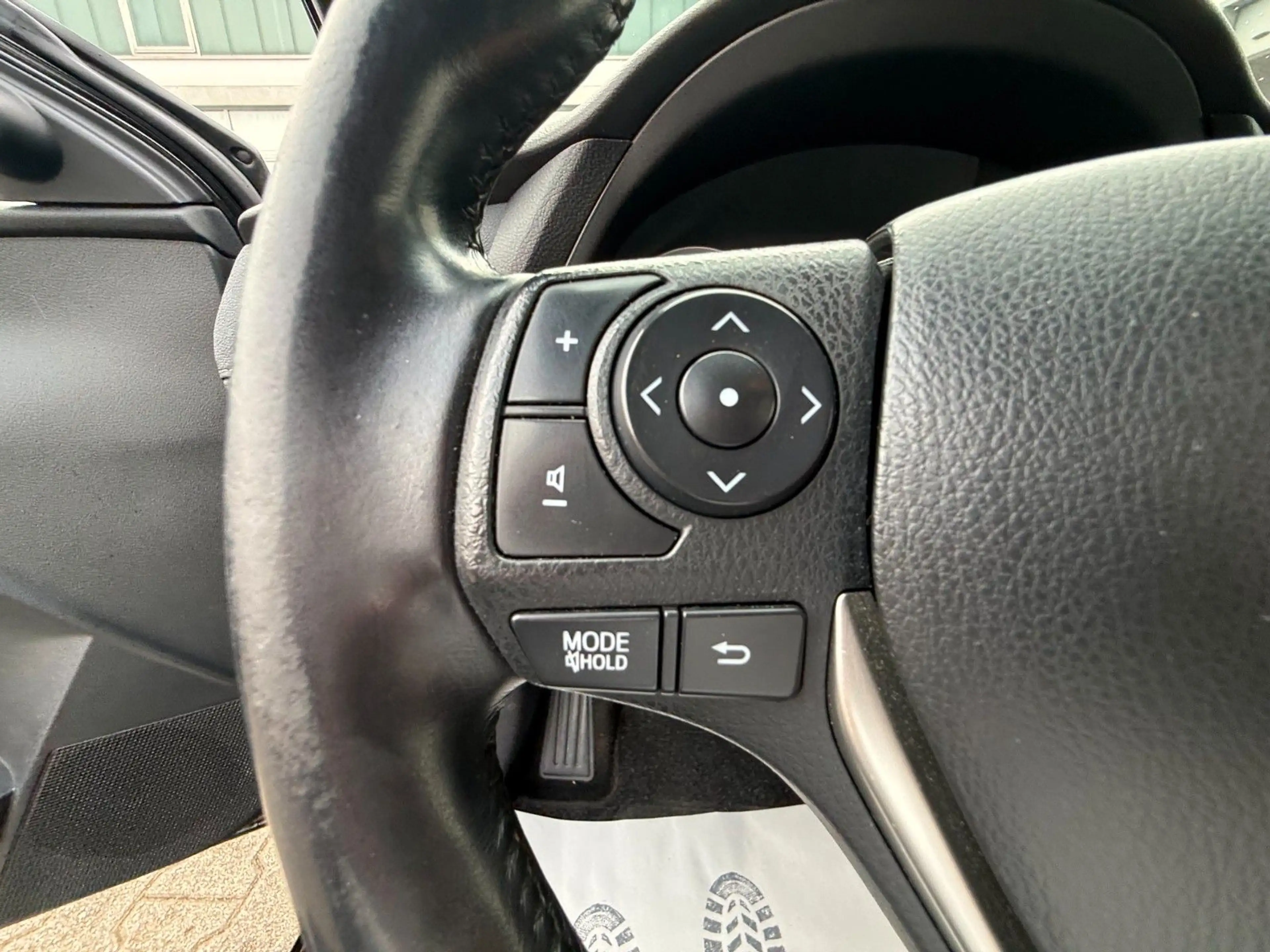 Toyota Auris Executive KAMERA/KLIMA/NAVI/PDC/SHZ — photo 15