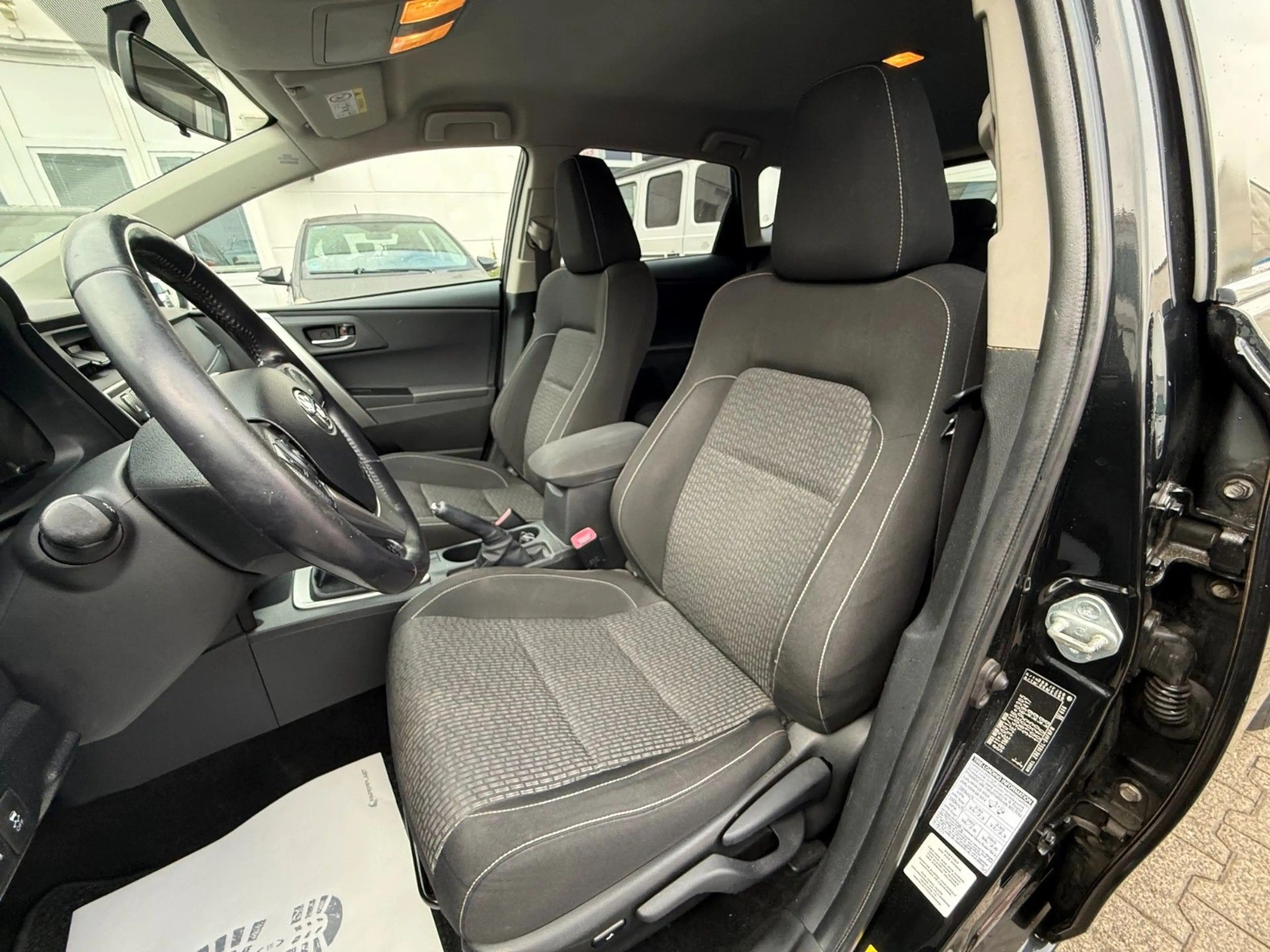Toyota Auris Executive KAMERA/KLIMA/NAVI/PDC/SHZ — photo 13