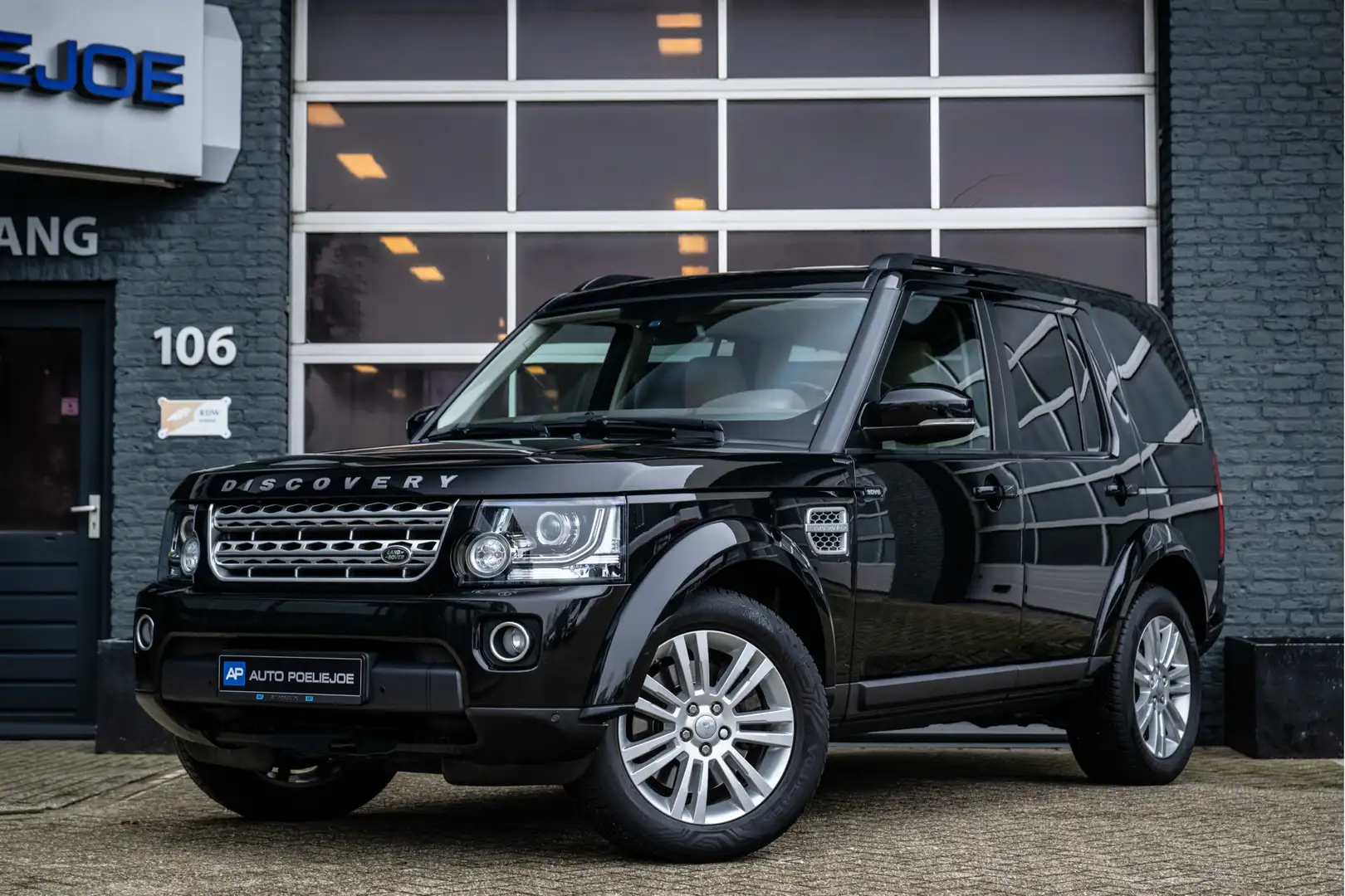 Land Rover Discovery 3.0 SDV6 HSE Luxury Edition Pano , Leder , 7 Perso Zwart - 1