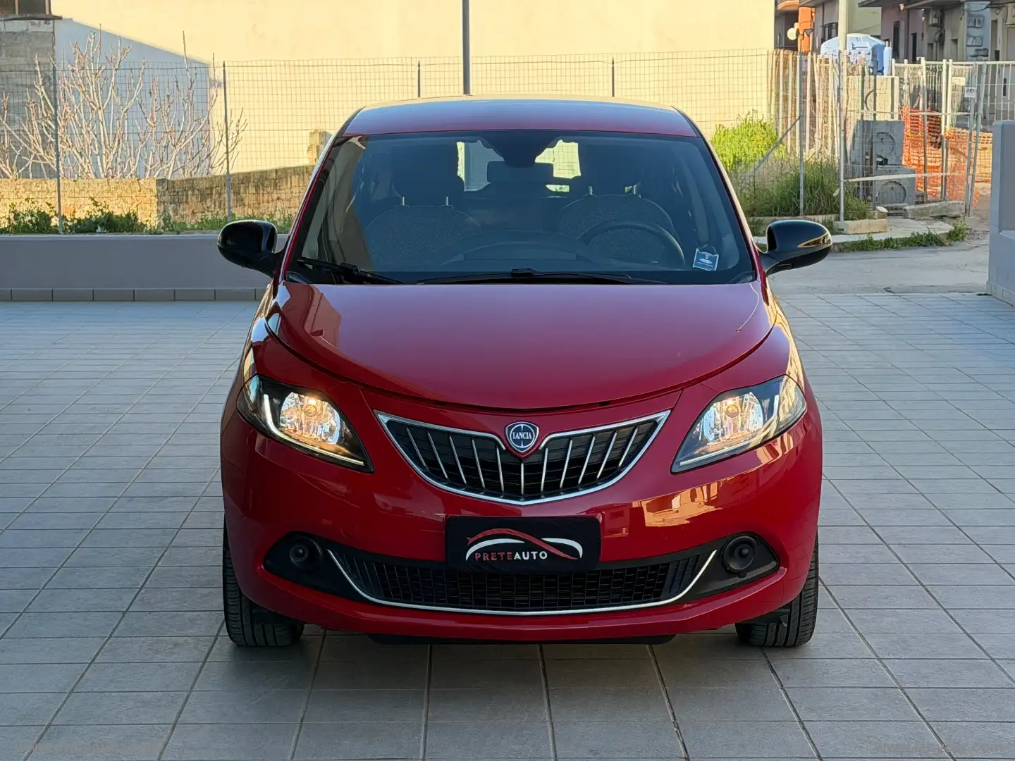 Lancia Ypsilon 1.0 FireFly 5pS&S Hyb. Eco Silv. Rosso - 2