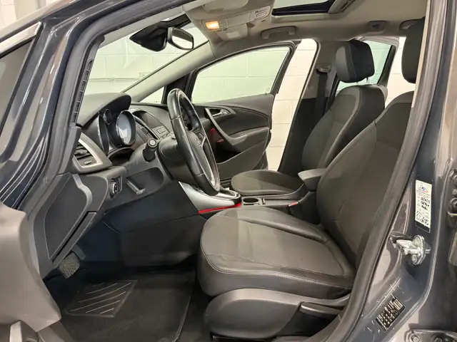 Opel Astra view 5