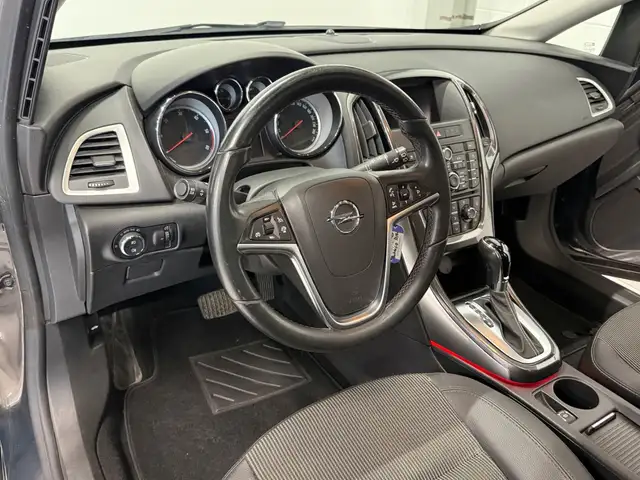 Opel Astra view 6