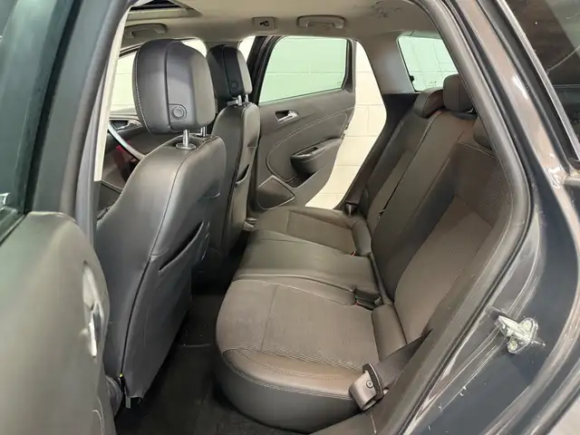 Opel Astra view 14