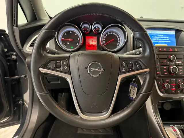 Opel Astra view 7