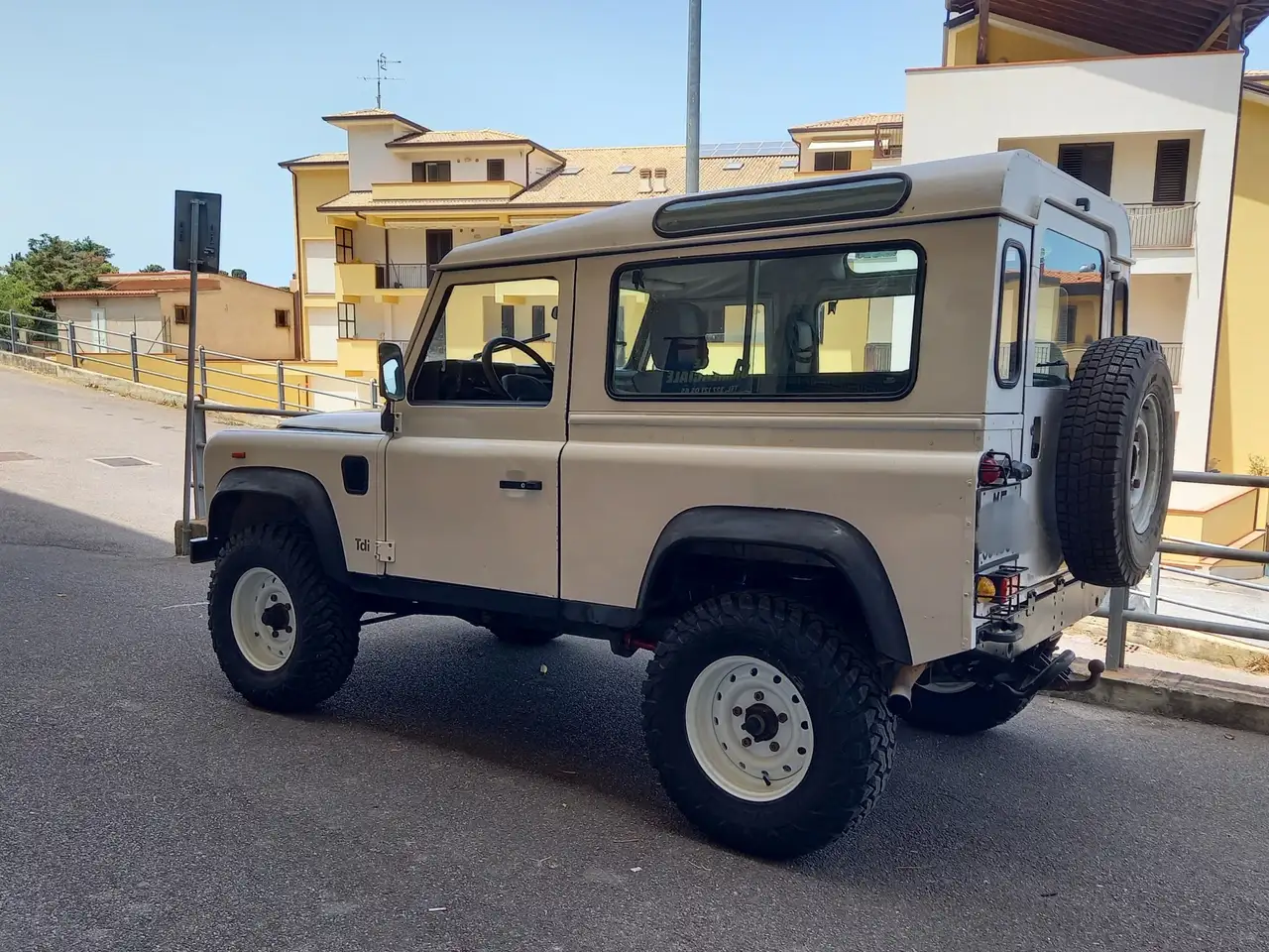 Land Rover Defender 90 2.5 tdi Hard top, foto 3