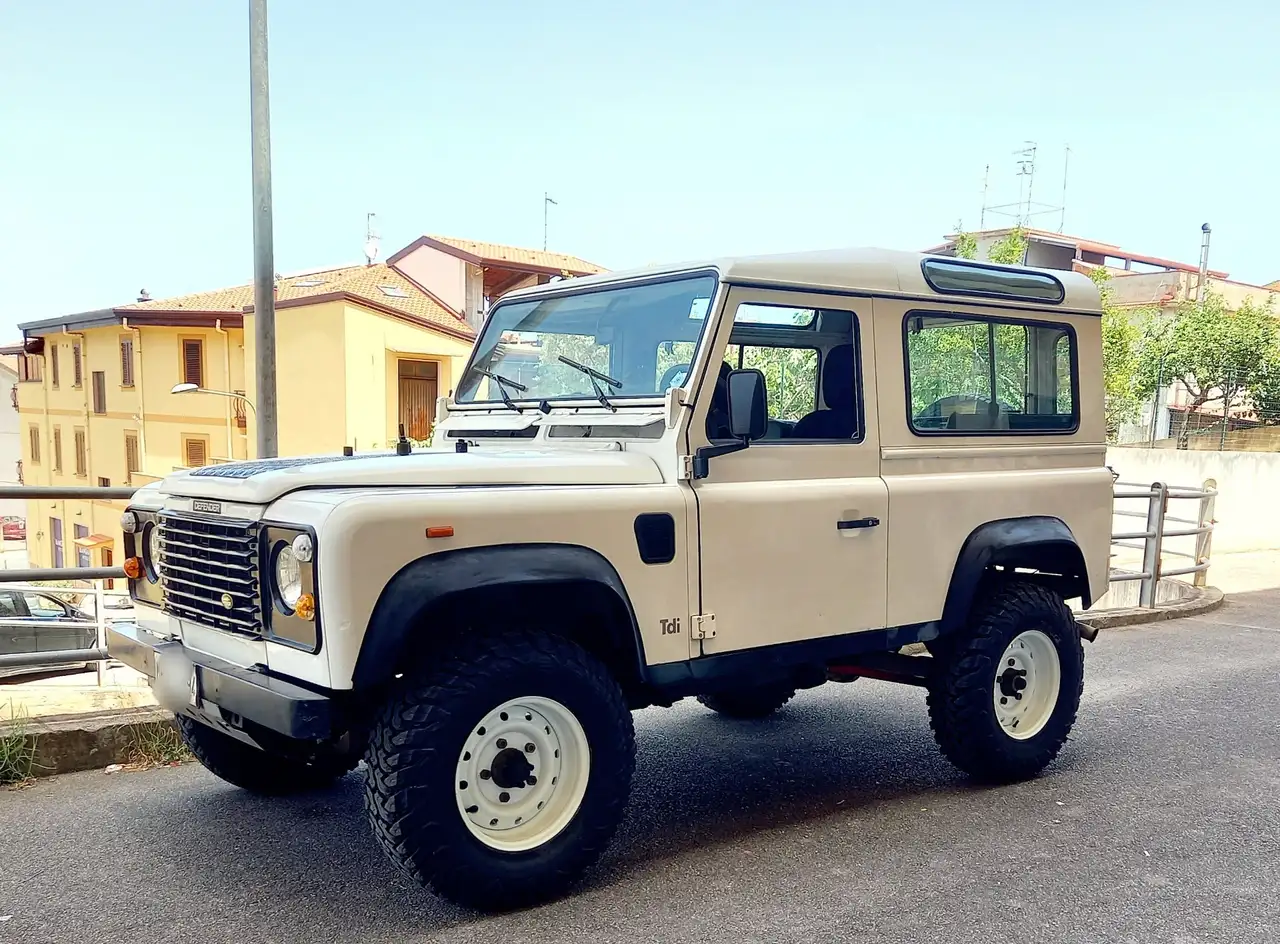 Land Rover Defender 90 2.5 tdi Hard top, foto 1