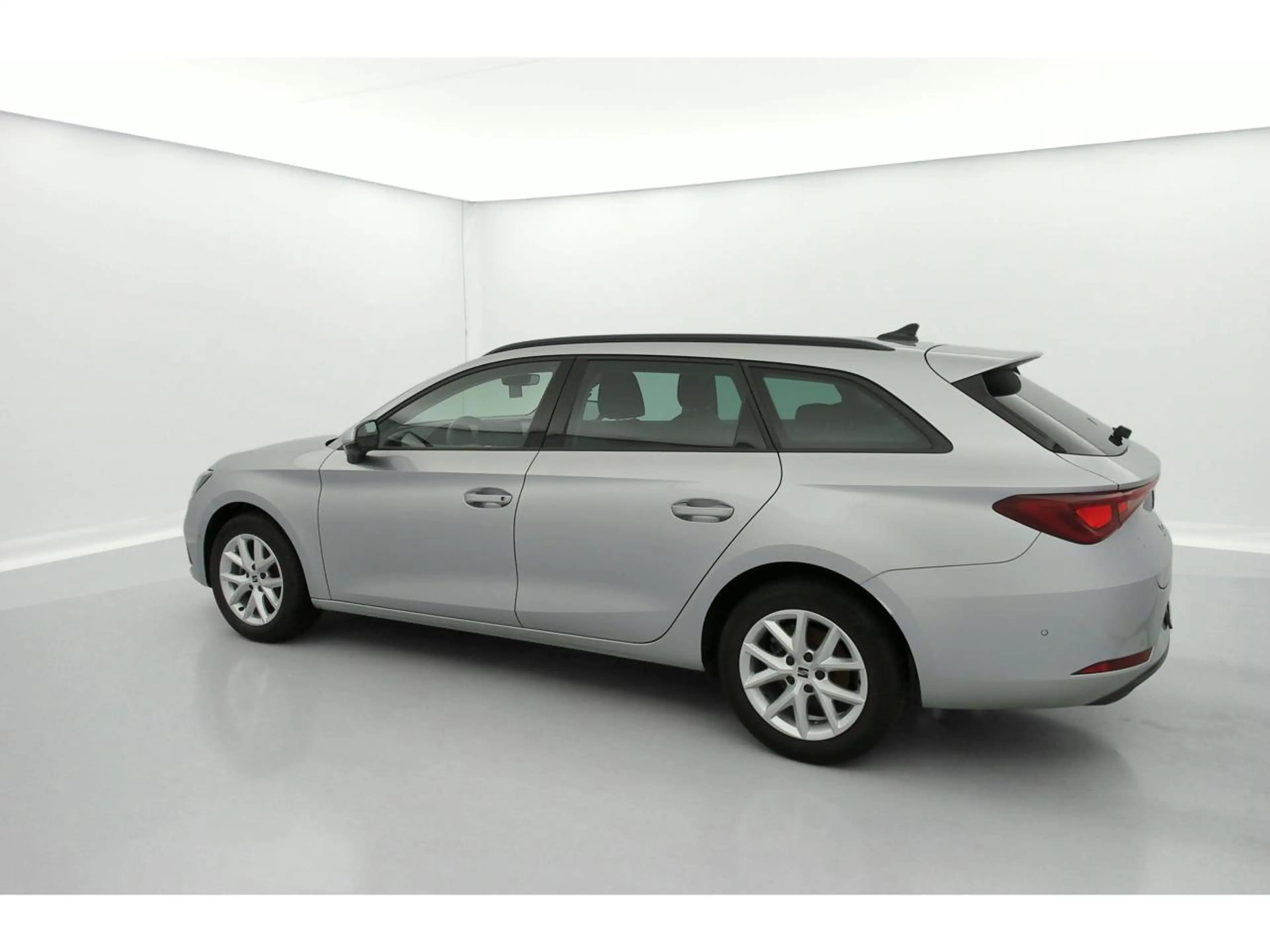 SEAT Leon Move! 1.0 TSI 110ch (81kW) Manuelle 6v — photo 9