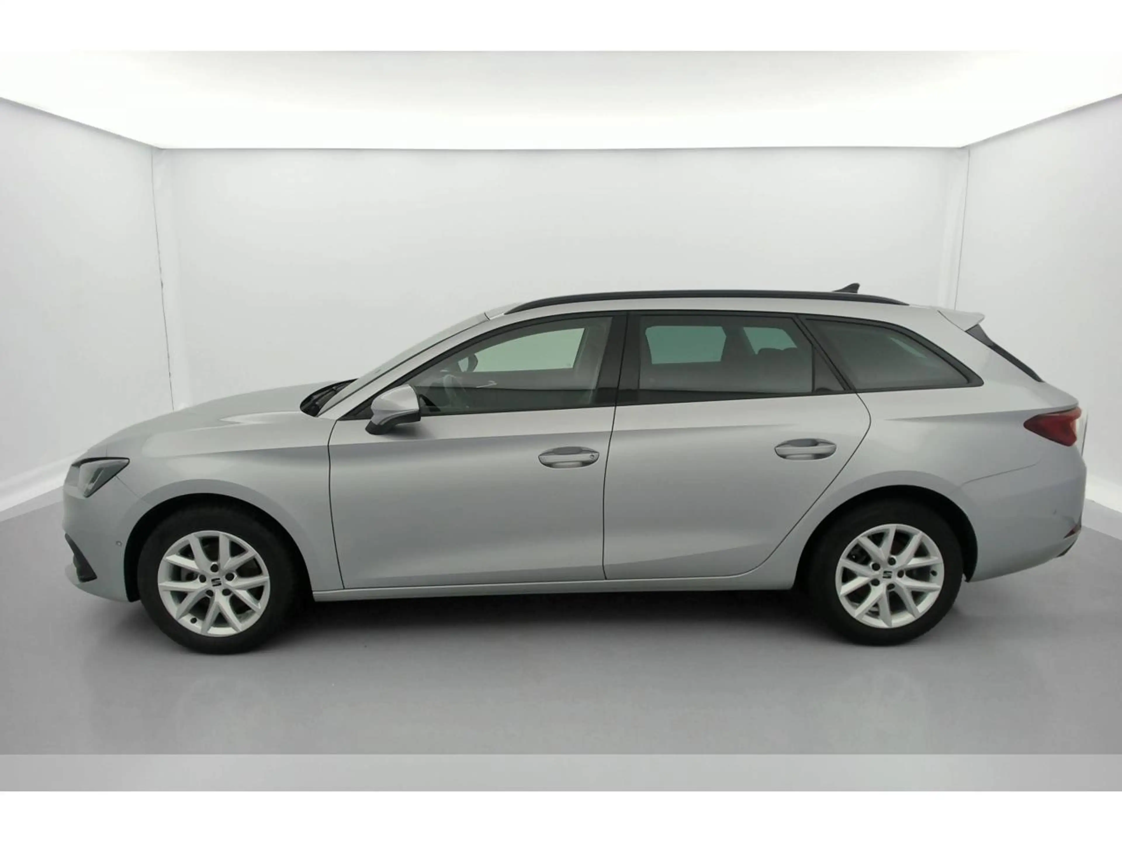 SEAT Leon Move! 1.0 TSI 110ch (81kW) Manuelle 6v — photo 4