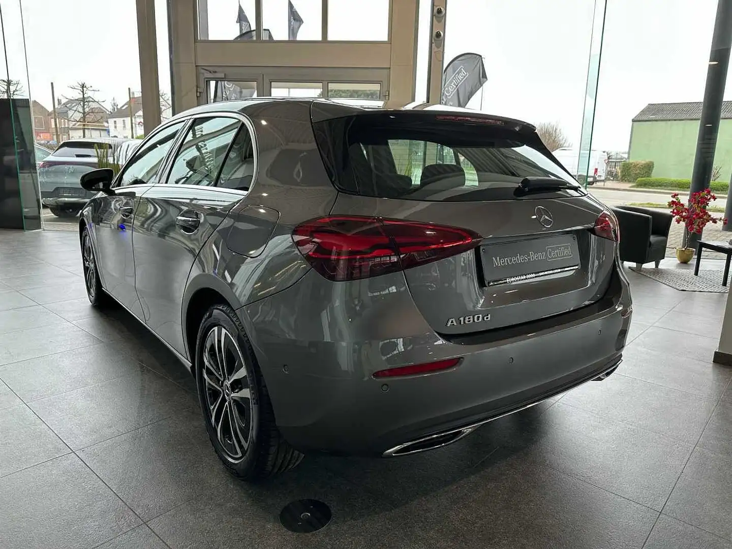 Mercedes-Benz A 180 d Gris - 2