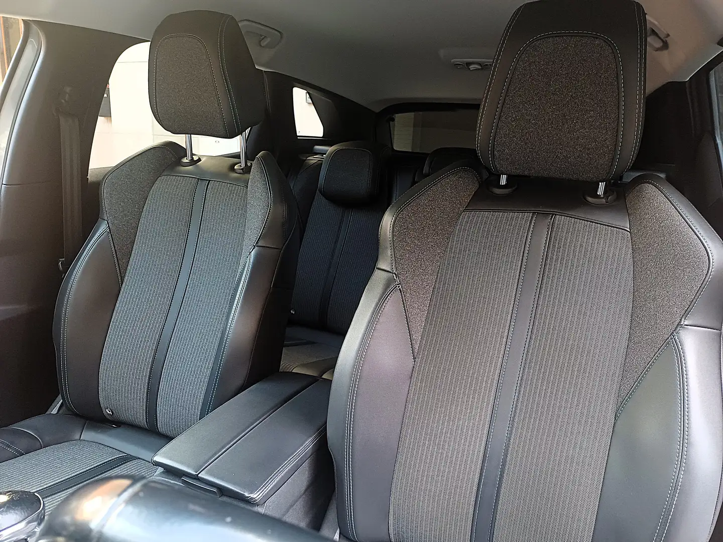 Peugeot 3008 PEUGEOT 3008 BLUEHDI 130 S&S allure pack Gris - 2