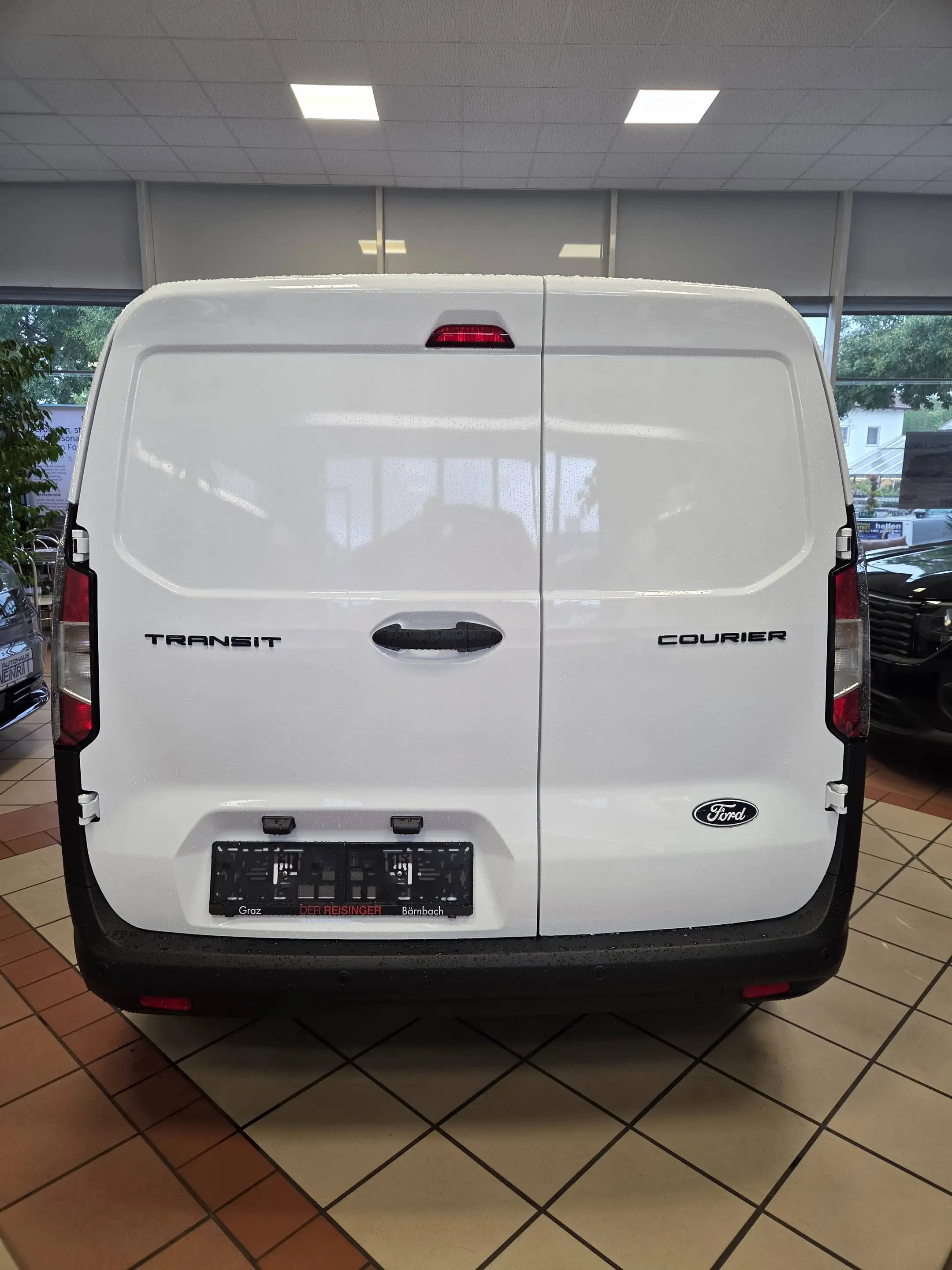 Ford Transit Courier Trend — photo 3