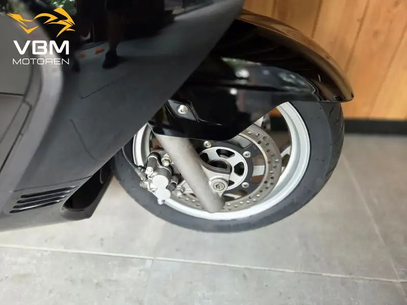 Suzuki Burgman 400 - foto 7