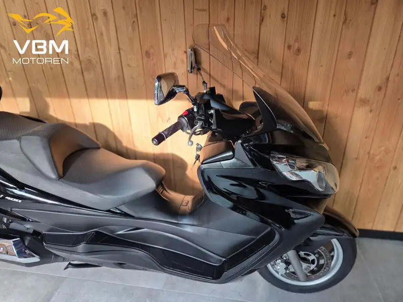 Suzuki Burgman 400 - foto 8