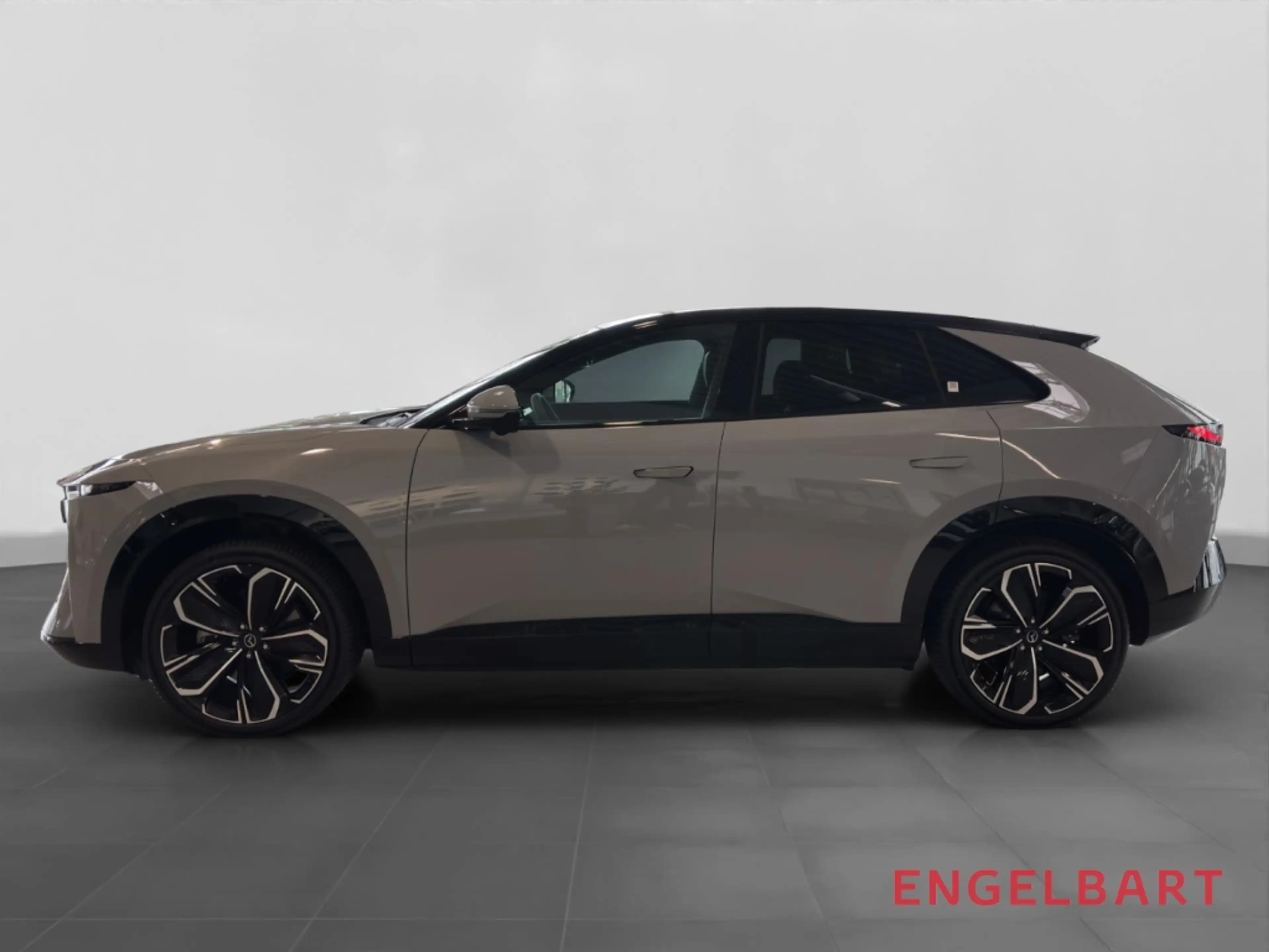 Mazda CX-6e 190 kW EV Takumi HUD Panorama Navi Soundsystem 360 — photo 2