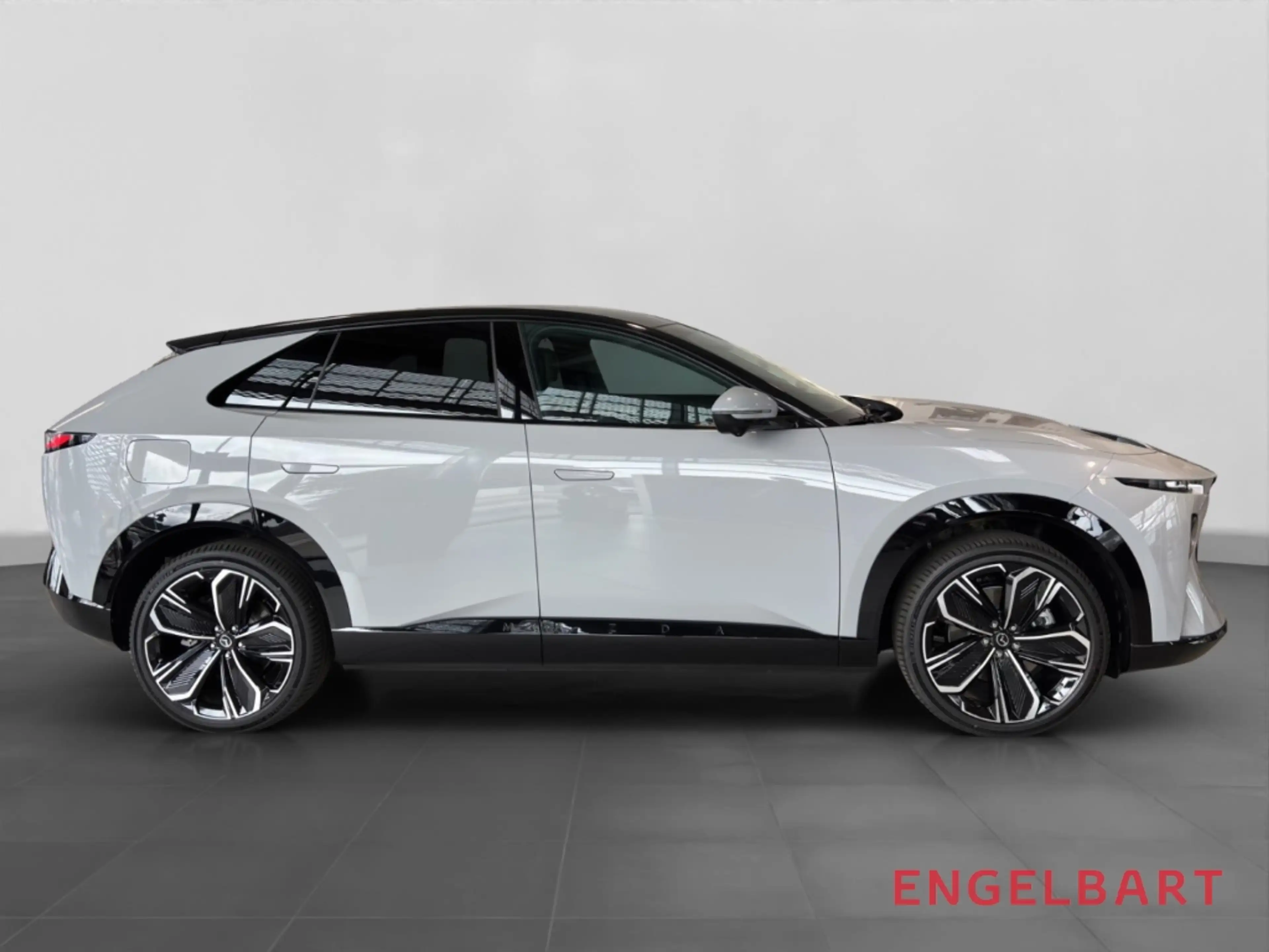 Mazda CX-6e 190 kW EV Takumi HUD Panorama Navi Soundsystem 360 — photo 5