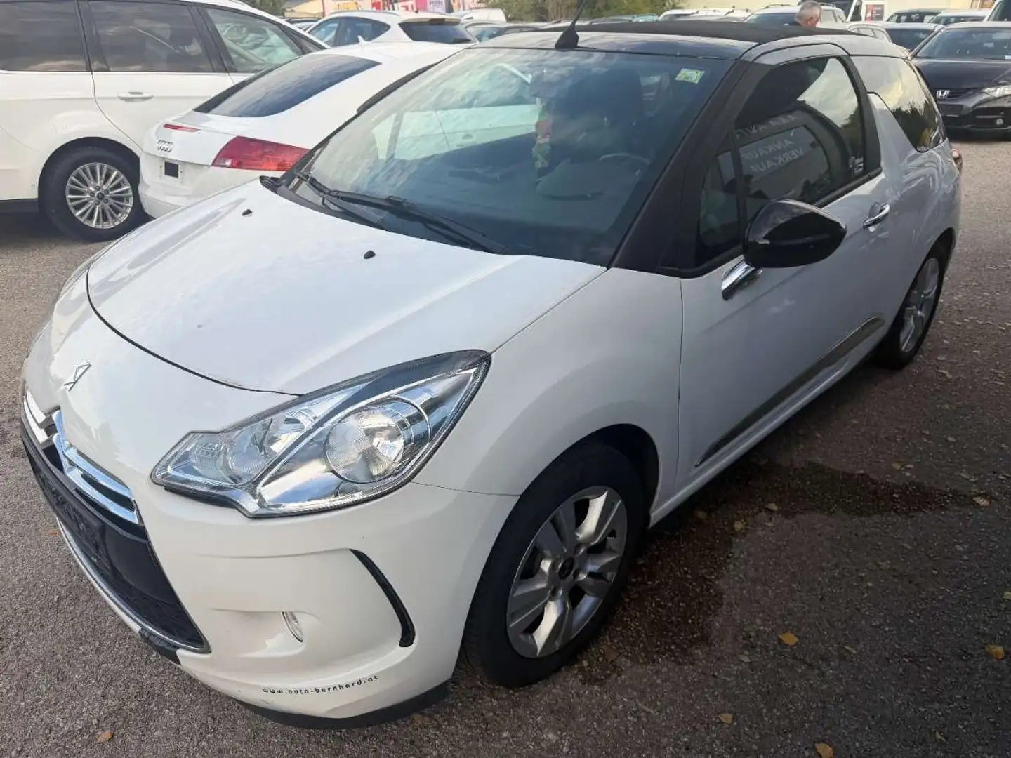 Citroen DS3 Cabrio VTi 82 Chic Weiß - 2
