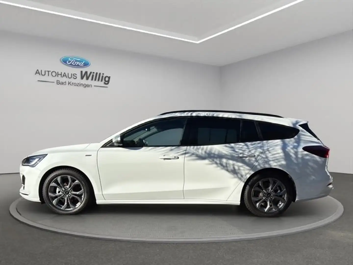 Ford Focus ST-Line X / Panoramadach / Fahrer-Assistenz-Paket Blanc - 2