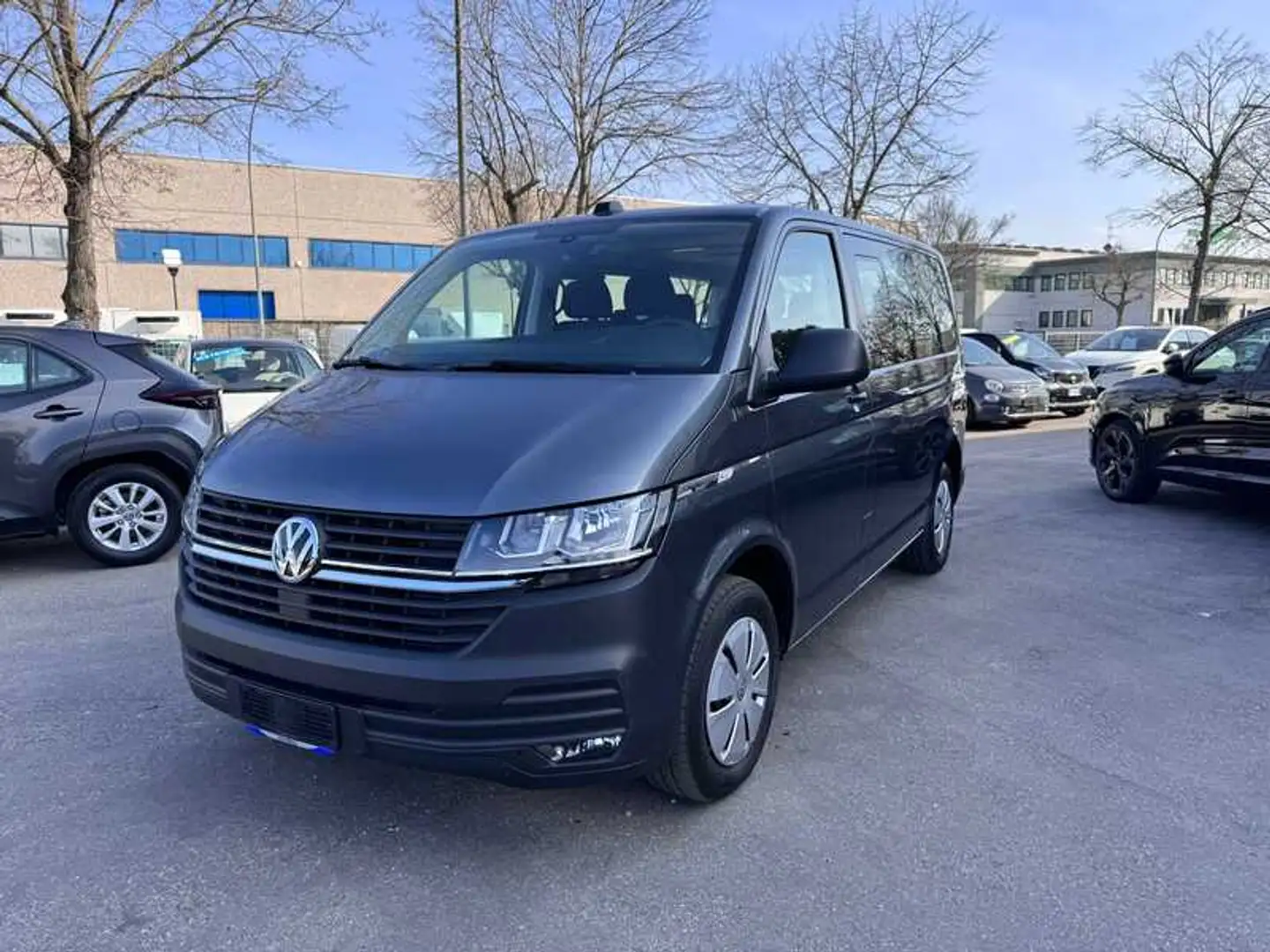 Volkswagen T6 Caravelle 2.0 TDI 150 CV Comfortline DSG 9 Posti Grigio - 1