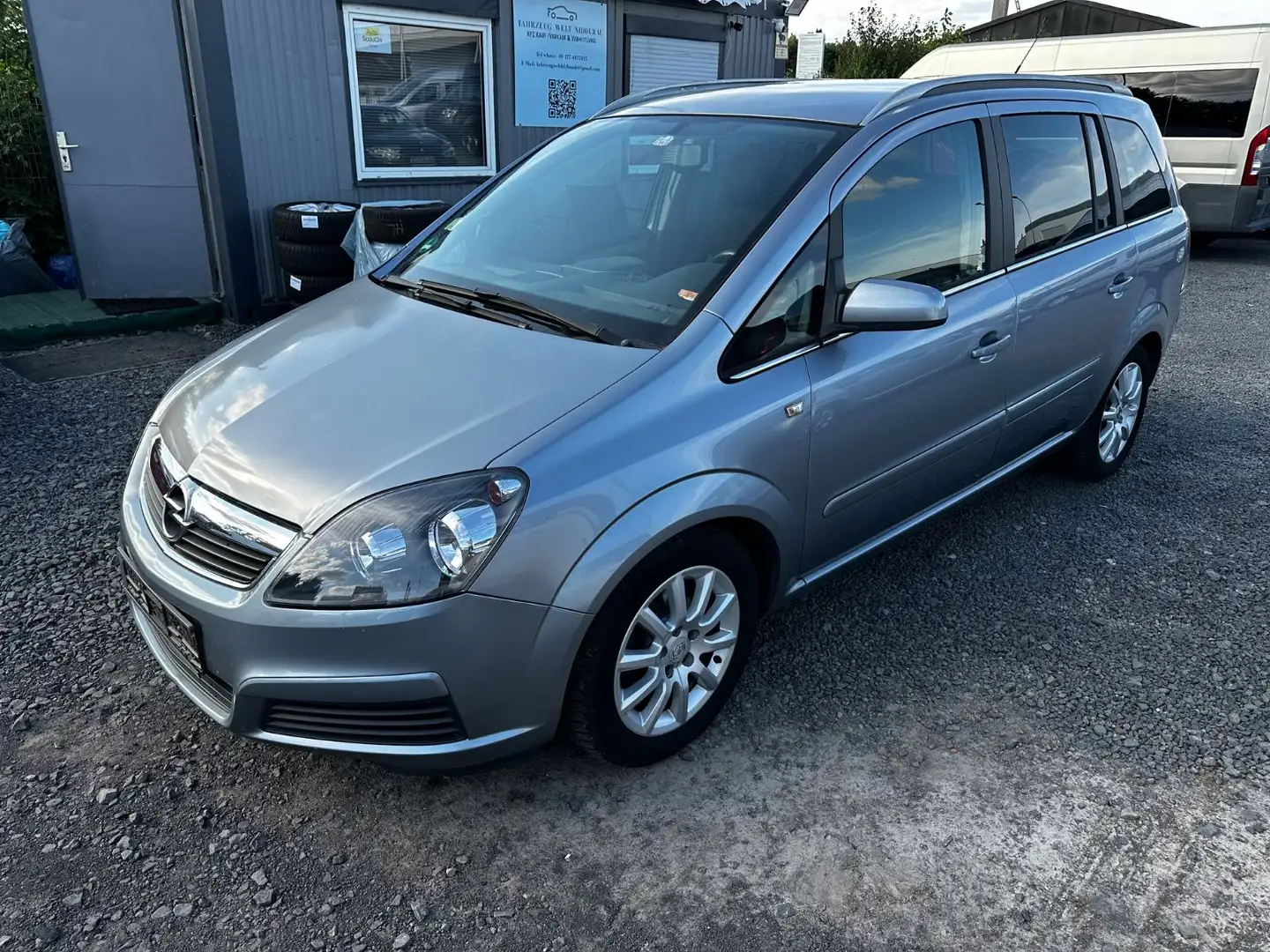 Opel Zafira B Edition Argent - 1