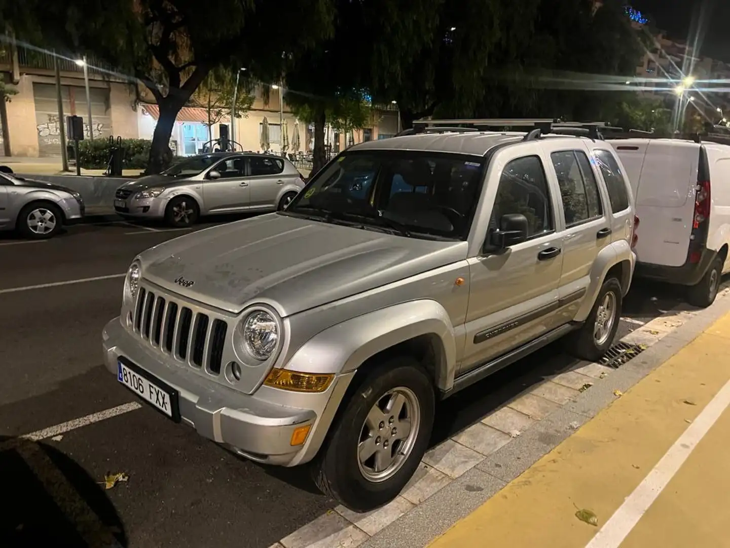 Jeep Cherokee 2.8CRD Baqueira siva - 1