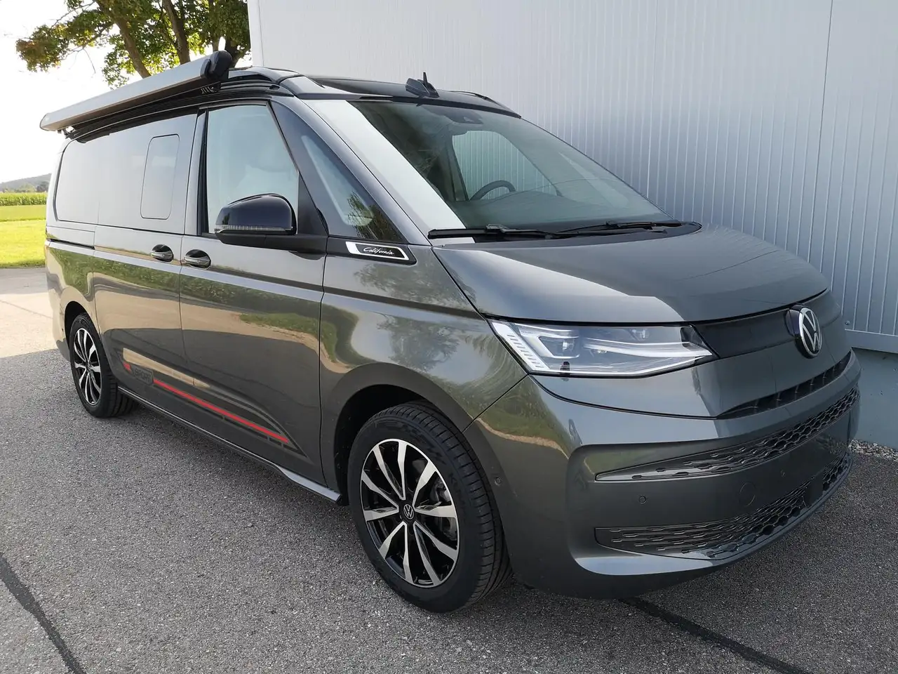 Volkswagen T7 California T7 2.0TSI DSG California Beach Camper Sport Editio 4