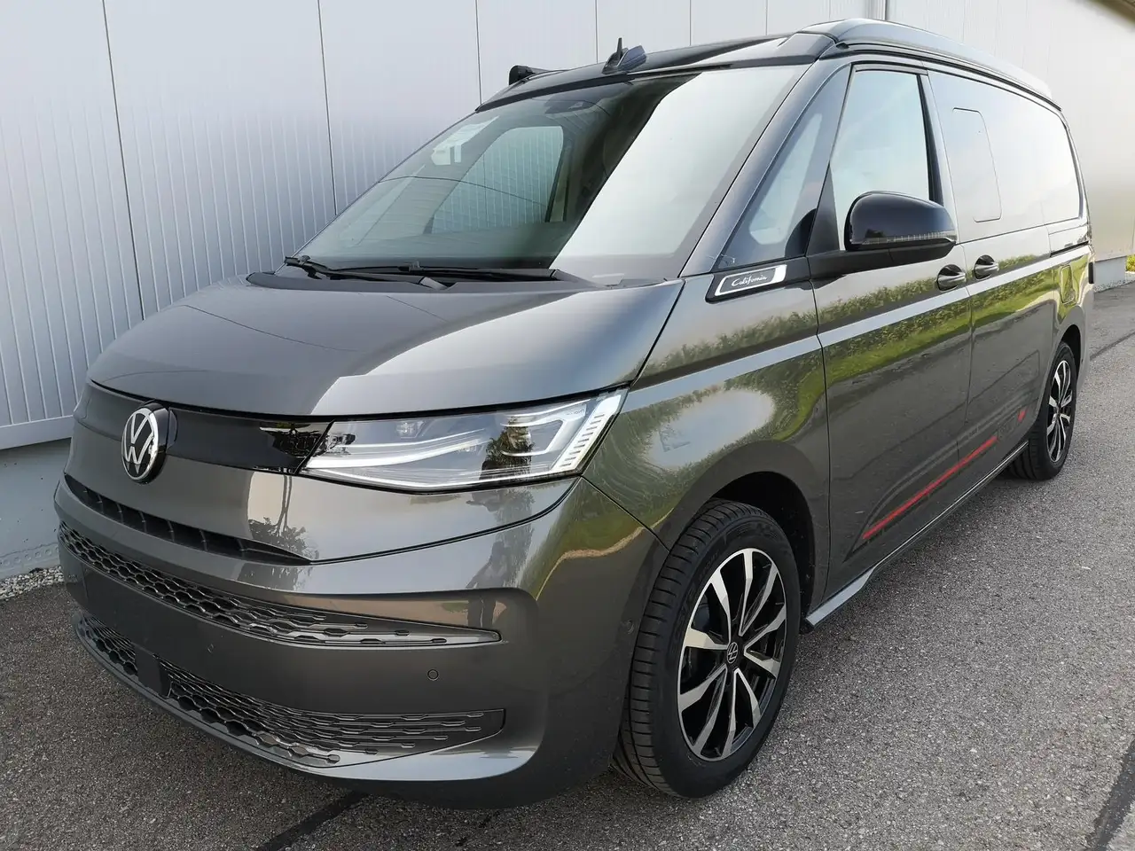 Volkswagen T7 California T7 2.0TSI DSG California Beach Camper Sport Editio