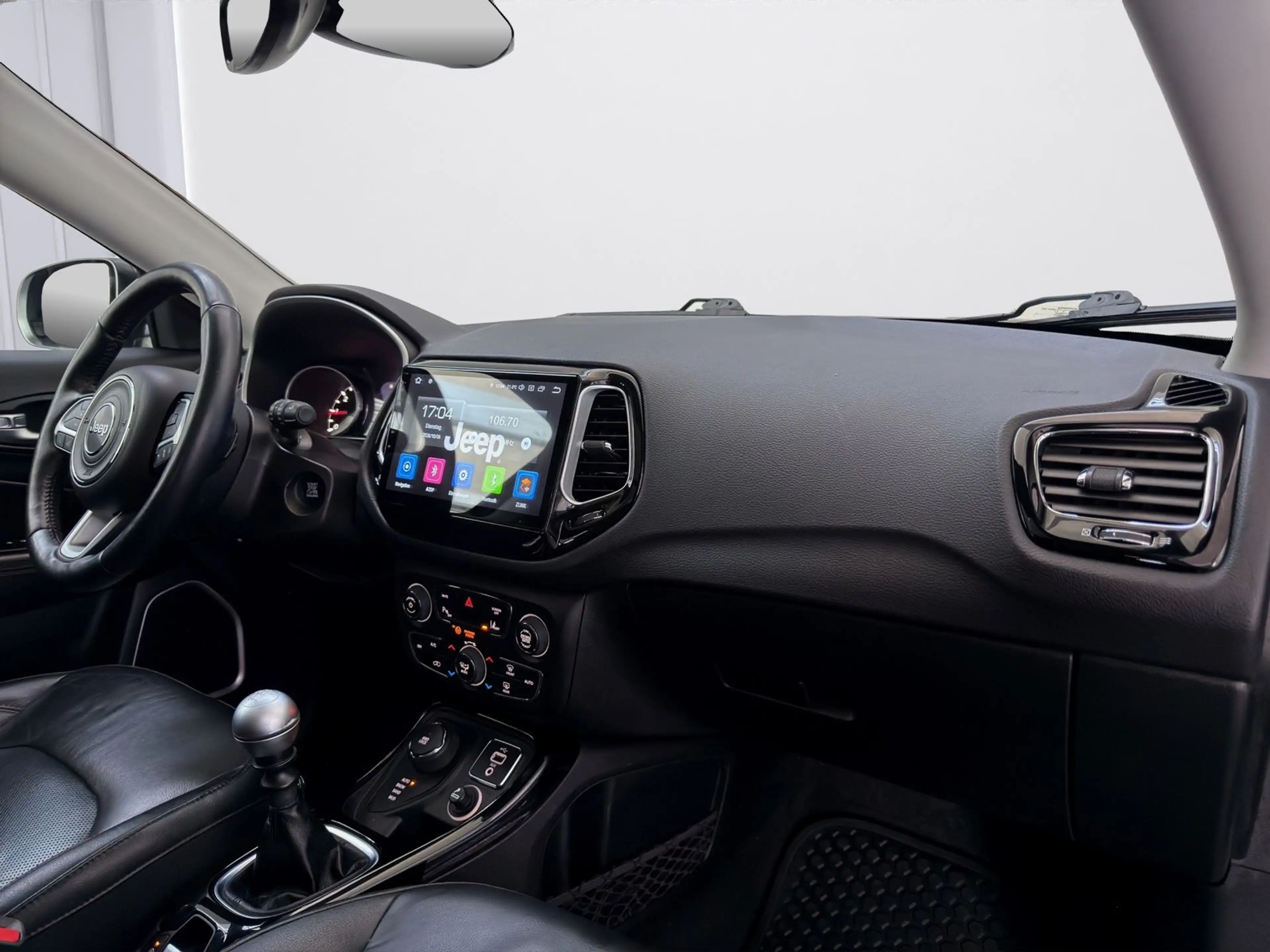 Jeep Compass Limited 4WD*KAMERA*LEDER*XENON*NAVI* — photo 15